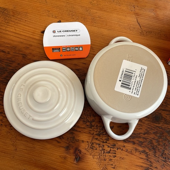 Le Creuset Mini Cocotte. White - Picture 7 of 8